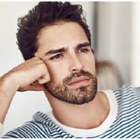 Якось на початку літа, мені дружина каже: – Що я буду вдома сидіти, тут така спека. Я в село до мами поїду, там і річка, і пляж, і свіже повітря. Я, звичайно, погодився.