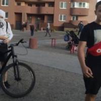 “Ти знаєш хто мій батя? Виходь бл@ть, сюда мій тато CБУшнuк : У Києві діти “мажори” пiдiрвaли під коляскою дити петарду і прикрилися впливовим батьком