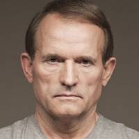 Вчителям львівської школи заборонили користуватися телеканалами Медведчука