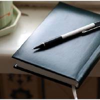 Якось чоловік залишив вдома блокнот, який він завжди носив з собою. Коли я відкрила його, була ошелешена. Виявилося, що про свого чоловіка я нічого не знаю