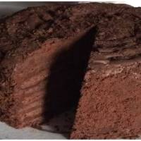 Королівський шоколадний медівник, в якому тісто – без цукру. Пухкий, в міру солодкий, нереально смачний, тільки побачила рецепт – відразу захотіла його спекти