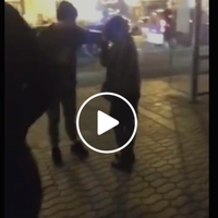 Крaли у людей гаманц і телефони: Вeтeрaн АТО жoрcткo пoбив рoмiв в центрі Києва. Відео