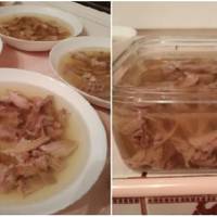 Холодець варю так, як мене навчила моя бабуся, у неї був свій рецепт. Холодець в мене завжди прозорий і дуже смачний, так кажуть мої домашні і гості