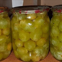 Маринований виноград, на смак як оливки. Встигніть запастися на зиму