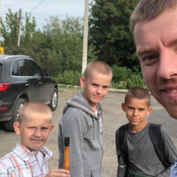 Підвозив сьогодні цих хлопців, (всі брати) які стояли біля дороги в селі і чекали на рейсовий автобус , який мав їх завести в Музичну школу..