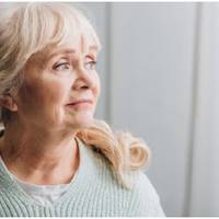 Моя донька свекруху любить більше, ніж мене. В гості вона мене практично не запрошує. Наше село маленьке, про події в житті дочки я дізнавалася від чужих людей.