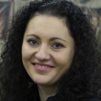 Скажу відверто мені довелося працювати з двома першими леді. І я надто добре пам‘ятаю до якого рівня опускався квартал у своїх жартах..