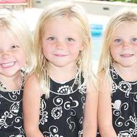 Директор дитбудинку похитав головою і з сумом сказав: «Вони ж трійнята … Невже всіх заберете?»