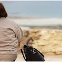 Коли нам з чоловіком було по 45 років, наша старша донька виходила заміж. Ми зробили шикарне весілля, чоловік в подарунок купив молодятам квартиру. А потім, відразу після весілля, в понеділок, чолов