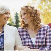 Я вирішила, що пора і свекрам нам трохи допомогти. На свято Марії, що в кінці серпня, ми пішли до свекрухи, привітати її. Я купила Марії Василівні гарний подарунок, ми сіли за стіл.