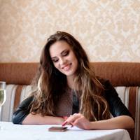 – Розлучатися з дружиною я не збираюся. Дам тобі грошей, зробиш усе, як потрібно. Забудемо про це і будемо зустрічатися як раніше – після цих слів Таніна віра у казку зруйнувалася