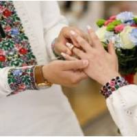 Старша донька, Оксана, надумала заміж виходити, весілля треба було робити. От тоді і відкрилася вперше правда. Чоловік гроші на весілля передав, а сам не приїхав.