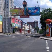 Окупований Донецьк. Пішла привітати родичку з Днем Народження. Їмо тортик і вона каже..