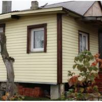 Я склала заповіт, згідно з яким мій будинок переходив моїй молодій сусідці. Ні, це було зроблено не через образу на сина, просто я логічно розсудила, що моя дитина має все необхідне, і дешевий будинок