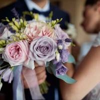 Моя сестра виходила заміж. Фальшиві посмішки родичів з обох сторін і миття кісток без жодних проблем прямо за столом. Новоспечена свекруха віртуозно зібрала подарунки, ніби їх ніколи і не було.