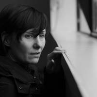 У мами був 70-річний ювілей, я взяла невеликий кредит, щоб накрити гарний стіл, порадувати маму гостями. Приїхали всі з нашої рідні, подарували непотрібні дрібнички і квіти.