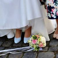 Я вже сто разів вибачалася перед своїми сватами. Зятю я завжди купую дуже дорогі та потрібні подарунки, гроші стараюся йому не давати. Якось я прийшла в гості до дітей, а там мій зять прийшов ввечері