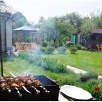 Якось донька з чоловіком приїхали до нас в гості, ми посмажили шашлик, добре посиділи. А потім вже розійшлися спати і саме в цей час я випадково підслухала їх розмову.