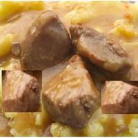 Цей гуляш з підливочкою найсмачніший з усіх, які я знаю. Так готувала моя мама, яка працювала все життя в їдальні, а тепер за цим рецептом готую і я