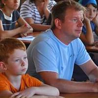 Адекватний батько всього однією фразою поставив на місце зграю вередливих матусь