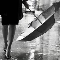 А днями моя донька заявила мені: “Мамо, ти взагалі на шиї у мене стільки років сидиш”. Я аж на стілець сіла. Сумно так на душі стало. Нічого собі так сиджу: квартиру свою продала, всі гроші їй віддала