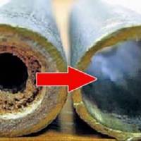 Квартирантка скип’ятила оцет і залила рідину в трубу … Сантехніки були в шоці!