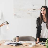 – Натусь, ви куди цього року у відпустку? Запитала наша колега. – Нікуди не їдемо! Якщо чоловік не схаменеться, то поїдемо в суд, розлучатися. – З роздратуванням відповіла Наталія. Вона свого досягла