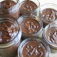 Нещодавно знайшла в Інтернеті рецепт цієї шоколадної пасти й вирішила спробувати! Такої смакоти я ще не їла!