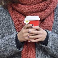 А коли Тані виповнилося 17 років, мама поділилася з нею радісною звісткою, що вона чекає другу дитину. Але радісною звісткою це було для мами, а не для Тані, вона звикла бути одна в сім’ї, і не хотіла