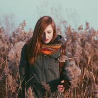 Якось у мене закінчилися гроші, а я була в іншому місті. В гаманці не було ні копійки і я набрала чоловіка з проханням перекинути мені пару сотень на карту.