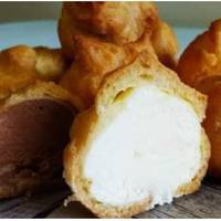 З цим рецептом впораються навіть господині-початківці! Дуже простий рецепт смачних домашніх еклерів!