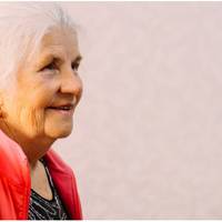 Одного разу я ненавмисно підслухала розмову сина з невісткою, коли раніше повернулася додому. – От якби твоя мама з’їхала кудись і кімнату звільнила, – говорила Марина, а я слухала, що ж відповість