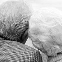 Доньці ми своїй купили квартиру, ще до весілля, а перед весіллям вона попросила, щоб ми зробили там ремонт. Ми з батьком їздили на ту квартиру, а це більше 60 км від нас, допомагали і з ремонтом, і з