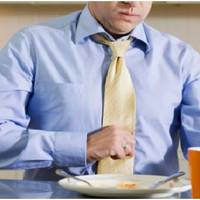 Якось ввечері я прийшла з роботи дуже голодна, знала, що в холодильнику є котлети, відкриваю, а там – одні макарони в каструльці. Мій чоловік завжди вибирає те, що посмачніше.