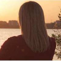 Тарас першим завів розмову про те, щоб вже жити разом у нього, так як маму одну залишити він не міг, та й у мене доросла дочка.