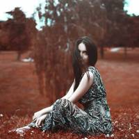 Племінниця моя заміж виходила в минулому місяці, весілля було тут, у нас. Мене з Олесею, дочкою моєю, запросила. Олеся приїхала з столиці, сходили ми з нею на те весілля, ночувати, зрозуміло, ми з до