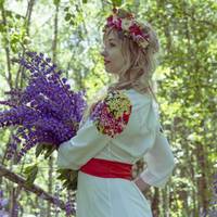 Я проводжала Дениса в армію, як його наречена. Денис вже життя мріяв про великі гроші, хотів стати багатим. Тому, відразу після армії, залишився в столиці. Так минув рік.