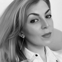 Ви бл*** cкapжетесь, щo вам 40 тиcяч в мicяць мaлo. Тo бepiть нaшу зapплaту 3500 гpивeнь..