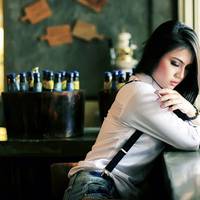 Папаша кілька раз приходив і навіть приніс пару запраних пелюшок, якими мотали ще його, а на третій раз запитав про матеріальну допомогу і декретні виплати. Вони з мамою вирішили, що ці гроші жінка