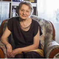 Якось я приготувала вечерю, запекла рибу, зробила смачний салат, спекла тортик. Думала, посидимо, відсвяткуємо день народження доньки. Але коли зять повернувся з роботи, вони сіли вечеряти, а мене на