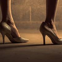 Настя з Миколою прожили разом 15 років. Настя не поспішала жити, вона знала про роман чоловіка на стороні, знала навіть ту жінку, з якою Микола зустрічався вже близько трьох років.