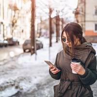 – Ще хоч гривню їй тільки спробуй дай! – пригрозив він мені і пішов в кімнату. Сестра образилася. Вона вважає, що я спеціально хочу заморити її дітей голодом.