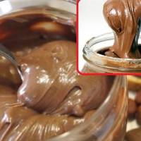 350 мл олії, 150 мл молока, 0,5 склянки цукрової пудри! Для найсмачнішої і найшвидшої у приготуванні шоколадної пасти!