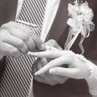 Павлові від бабусі дісталася однокімнатна квартира. Він був з бідної сім’ї, і все життя мріяв про автомобіль. А потім зустрів жінку з дитиною. Тесть з тещею побачили, що він добра та спокійна людина