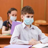 Шкільні канікули розпочнаються раніше, а студентів відправлять по домівках: названі терміни