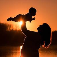 Донька моя вийшла заміж. І мені настільки сподобався мій зять, що я подумала, ото доні пощастило. Але доля розпорядилася інакше. Зять втратив бізнес, став заробляти мало.