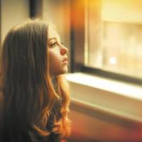 Коли я вийшла заміж, мама з вітчимом заборонили мені приводити чужу людину у нашу спільну квартиру. Зате, зараз у моїй кімнаті стоїть дитяче ліжечко і купа різних речей, чужих речей