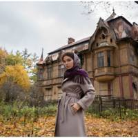 Батьки Віки і Дениса за столом обговорювали майбутнє весілля і що б не запропонували мама з татом Віки, сватам усе не подобалося – ресторан не такий, музиканти теж, їжа не та і конкурси не підходять.