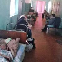 “Потрібно це фото відправити Зеленському!” Мережа обурена світлиною з інфекційного відділення лікарні на Харківщині