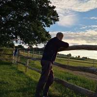 2 місяці тому ми зіграли пишне весілля. Жити стали в квартирі чоловіка. Якось я вирішила купити продукти і заповнити холодильник, купити побутову хімію, шторку в ванну, невеличкий килим на підлогу у